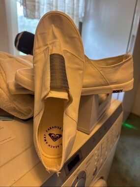 Roxy woman’s Cream Slip-On Canvas Loafers